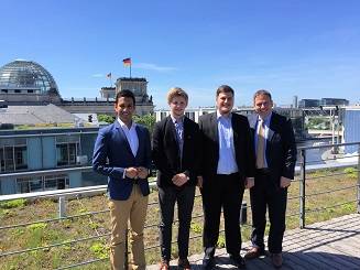 Adrian Bellingen (2.v.l.) und David Plahl (2.v.r.)