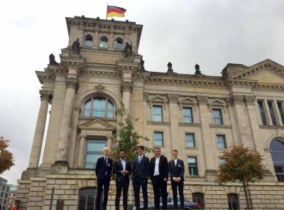 David Overbeck (links), Paul Wolf (Mitte) und Henry Froese (rechts)